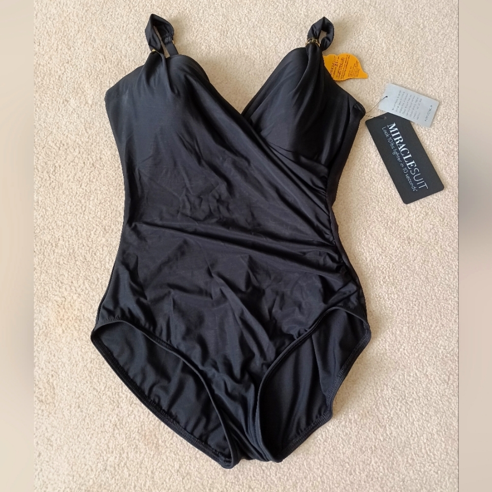 NWT" MIRACLESUIT" RAZZLE DAZZLE SIREN IN JET BLACK W/DECORATIVE HARDWARE. SZ 16